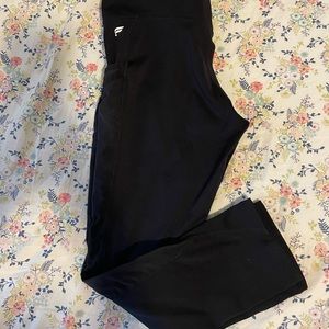 Black Fabletics capri leggings